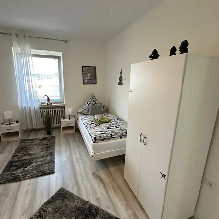 Knobloch Louis Apartman *